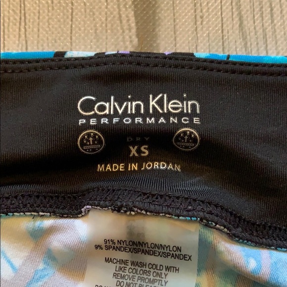 Calvin Klein Performance Capri Legging - Picture 5 of 11
